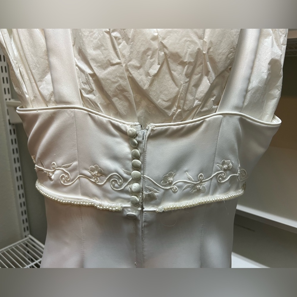 White graduation, wedding, event gown - Picture 4 of 5